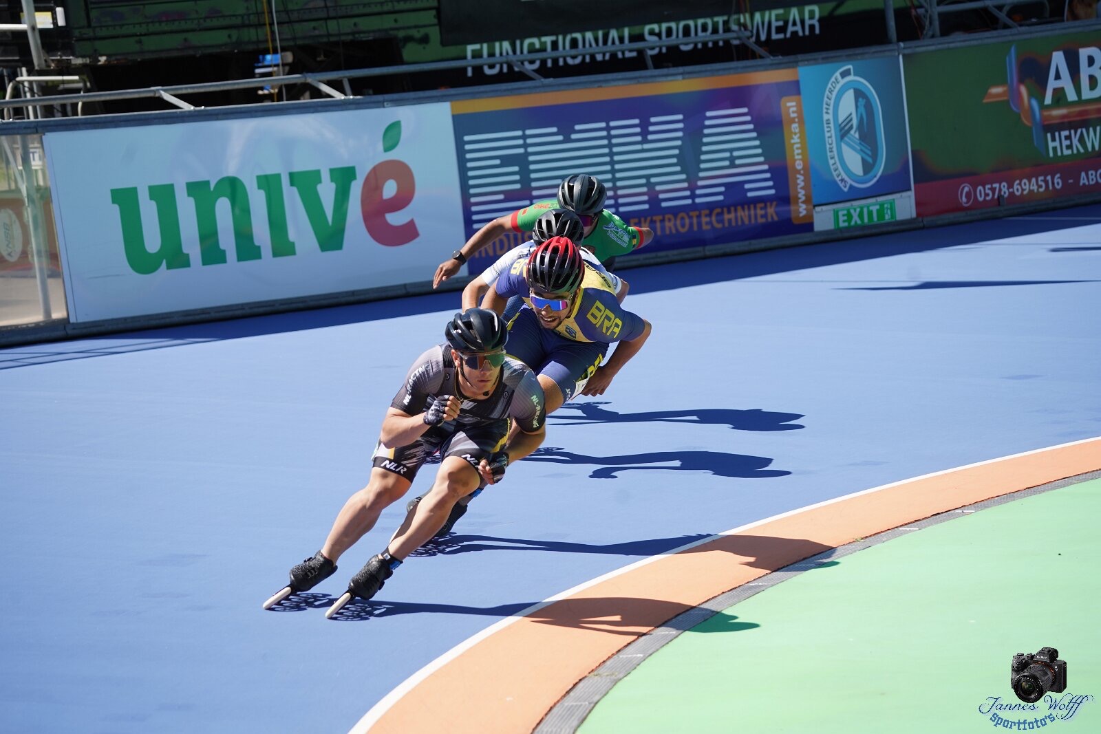 Alessio Piergigli leading the pack at a club race